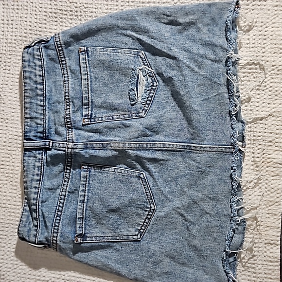 Pacsun jean skirt size 27 lite blue jean skirt - Picture 2 of 3